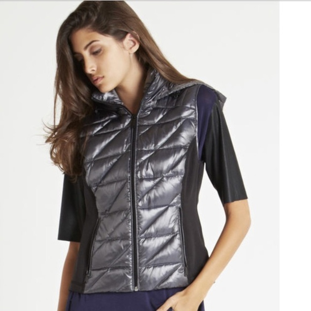BCBGeneration metallic hooded puffer vest size xs